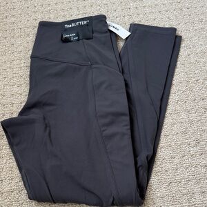 TnaBUTTER Hi-Rise Leggings in  Large nwt